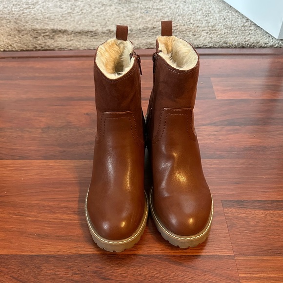 Brown Lug Sole Fur-lined Boots - size 7.5 - Picture 2 of 7
